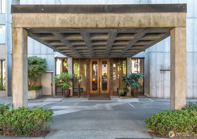 Photo 3 of Condo for sale at 601 Belmont Ave E #D3, Seattle, WA 98102 | MLS# NWM2584435 | Listing updated on 2026-09-25