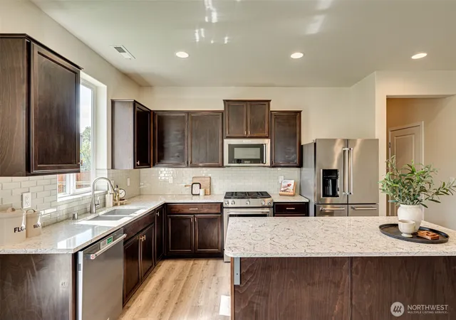 Photo 3 of Single family home for sale at 1790 Blacktail Ln, Woodland, WA 98674 | MLS# NWM2584437 | Listing updated on 2026-09-25