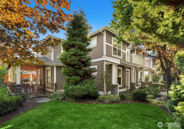 Photo 2 of Single family home for sale at 605 11th Avenue, Kirkland, WA 98033 | MLS# NWM2584439 | Listing updated on 2026-10-01
