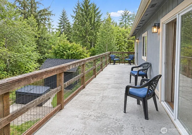 Photo 3 of Single family home for sale at 9425 Dahl Ln, Blaine, WA 98230 | MLS# NWM2584440 | Listing updated on 2026-09-24