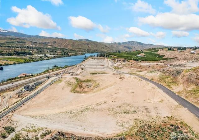 Photo 1 of Land for sale at 153 S Valiant Dr, East Wenatchee, WA 98802 | MLS# NWM2584455 | Listing updated on 2026-09-21