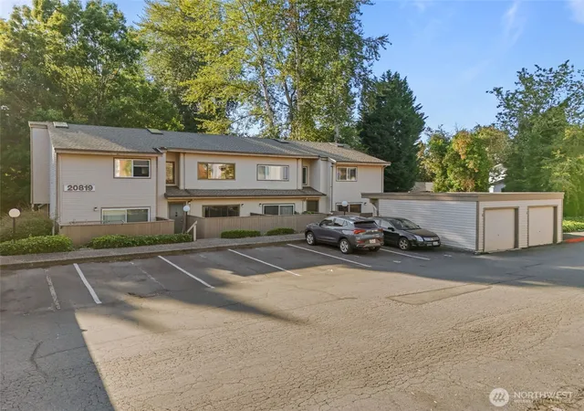 Photo 1 of Townhouse for sale at 20819 114th Place Se #5, Kent, WA 98031 | MLS# NWM2584464 | Listing updated on 2026-09-30