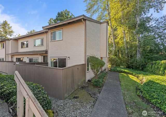 Photo 2 of Townhouse for sale at 20819 114th Place Se #5, Kent, WA 98031 | MLS# NWM2584464 | Listing updated on 2026-09-30