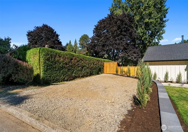 Photo 4 of Single family home for sale at 6510 NW Cherry St, Vancouver, WA 98663 | MLS# NWM2584471 | Listing updated on 2026-09-23