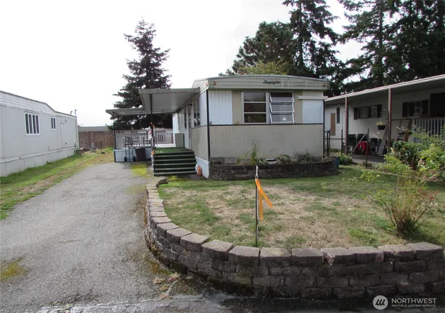 Photo 3 of Manufactured home for sale at 5220 176th Street Sw #28, Lynnwood, WA 98037 | MLS# NWM2584474 | Listing updated on 2026-10-02
