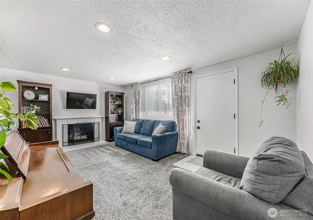 Photo 3 of Single family home for sale at 8105 Fairway Dr Sw, Lakewood, WA 98498 | MLS# NWM2584476 | Listing updated on 2026-10-01