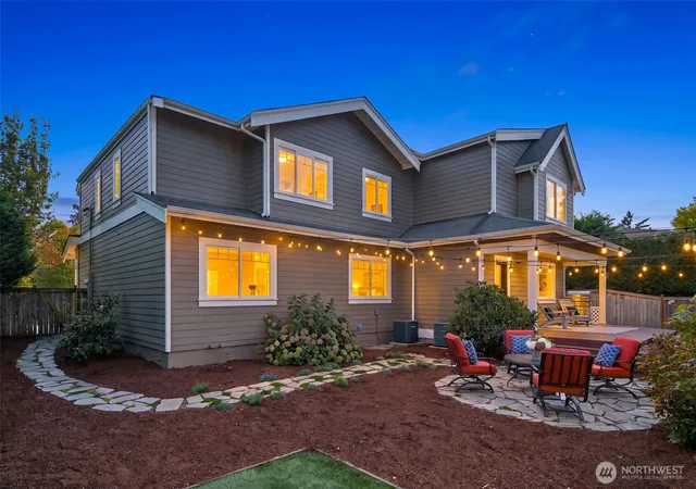 Photo 3 of Single family home for sale at 9620 Ne 26th Street, Clyde Hill, WA 98004 | MLS# NWM2584478 | Listing updated on 2026-09-26