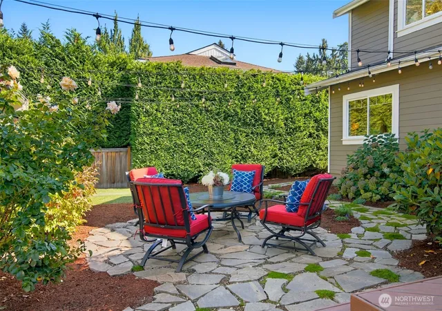 Photo 3 of Single family home for sale at 9620 NE 26th Street, Clyde Hill, WA 98004 | MLS# NWM2584478 | Listing updated on 2026-09-26