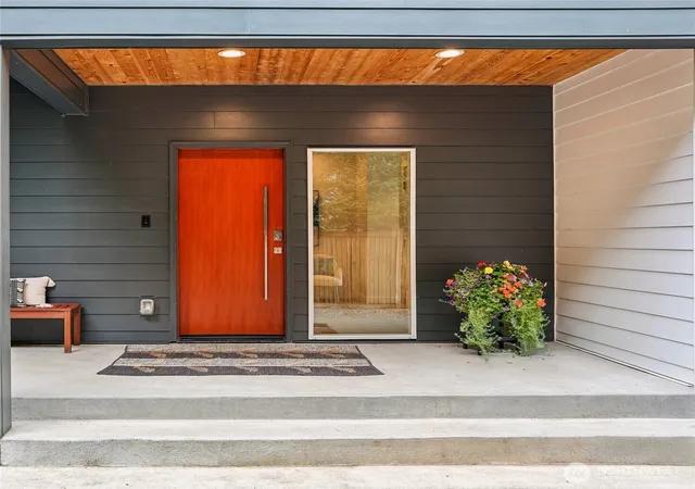 Photo 2 of Single family home for sale at 10030 37th Avenue Sw, Seattle, WA 98146 | MLS# NWM2584480 | Listing updated on 2026-10-01