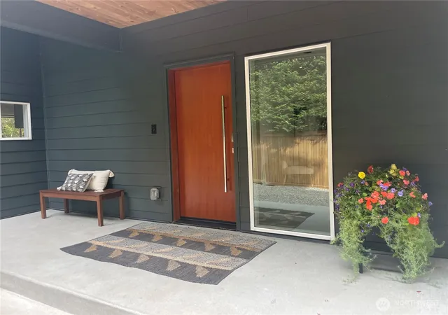 Photo 3 of Single family home for sale at 10030 37th Avenue Sw, Seattle, WA 98146 | MLS# NWM2584480 | Listing updated on 2026-10-01