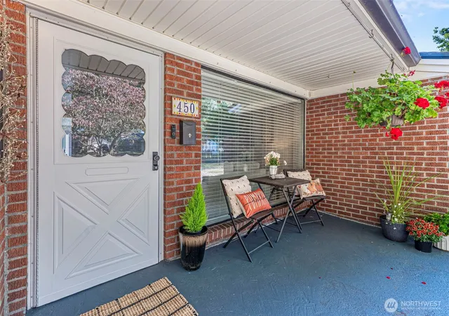 Photo 3 of Sale Pending at 450 26th Avenue, Longview, WA 98632 | MLS# NWM2584481 | Listing updated on 2026-09-26