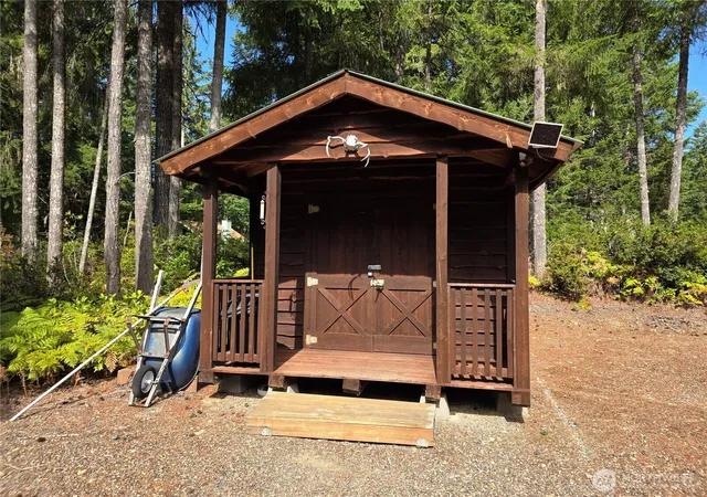 Photo 3 of Sale Pending at 211 E Emerald Lake Dr, Grapeview, WA 98546 | MLS# NWM2584483 | Listing updated on 2026-09-28