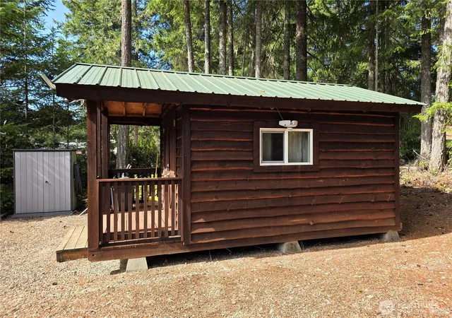 Photo 4 of Sale Pending at 211 E Emerald Lake Dr, Grapeview, WA 98546 | MLS# NWM2584483 | Listing updated on 2026-09-28