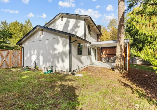 Photo 4 of Single family home for sale at 8902 158th Street E, Puyallup, WA 98375 | MLS# NWM2584485 | Listing updated on 2026-10-01