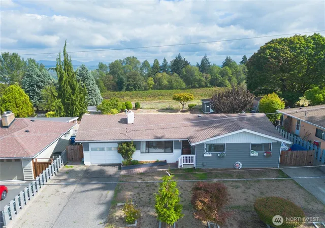 Photo 2 of Single family home for sale at 17900 51st Avenue S, Sea Tac, WA 98188 | MLS# NWM2584487 | Listing updated on 2026-09-30
