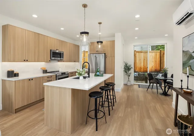 Photo 4 of Townhouse for sale at 11812 NE 103rd Place, Kirkland, WA 98033 | MLS# NWM2584492 | Listing updated on 2026-09-27
