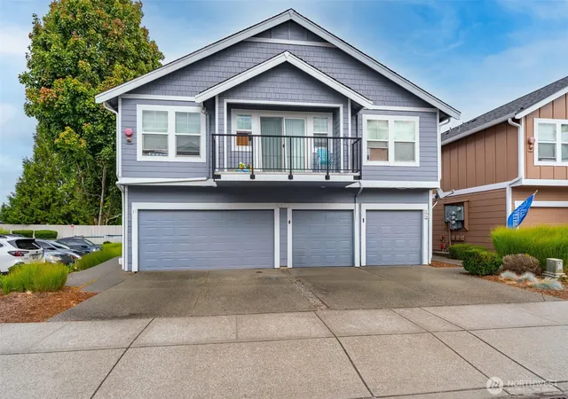 Photo 2 of Condo for sale at 6052 Illinois Ln Se #C, Lacey, WA 98513 | MLS# NWM2584506 | Listing updated on 2026-09-24