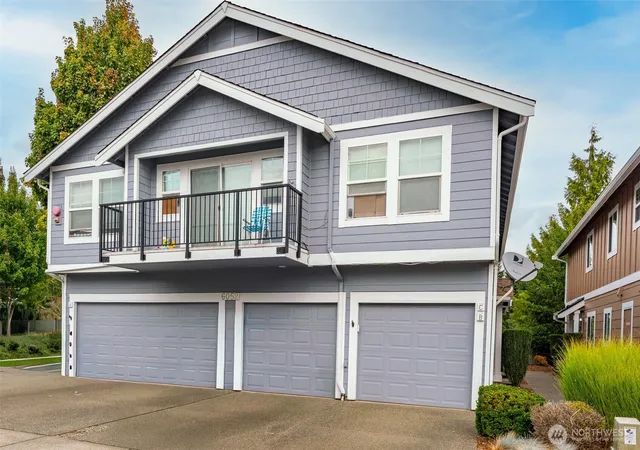 Photo 3 of Condo for sale at 6052 Illinois Ln Se #C, Lacey, WA 98513 | MLS# NWM2584506 | Listing updated on 2026-09-24