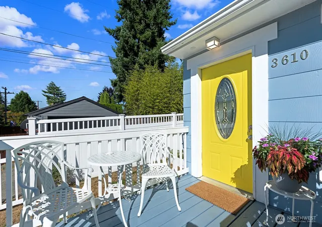 Photo 3 of Single family home for sale at 3610 Sw Kenyon St, Seattle, WA 98126 | MLS# NWM2584517 | Listing updated on 2026-09-30