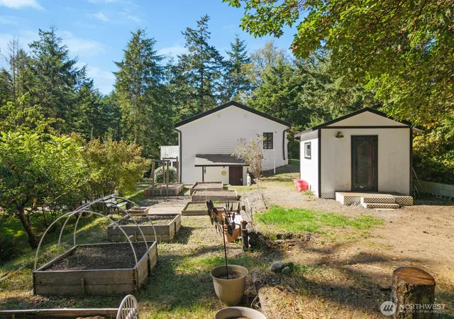 Photo 4 of Sale Pending at 2031 Ocean Spray Ln, Oak Harbor, WA 98277 | MLS# NWM2584522 | Listing updated on 2026-09-30