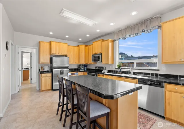 Photo 3 of Manufactured home for sale at 905 /919 Hunter Ave SW, Quincy, WA 98848 | MLS# NWM2584527 | Listing updated on 2026-09-26