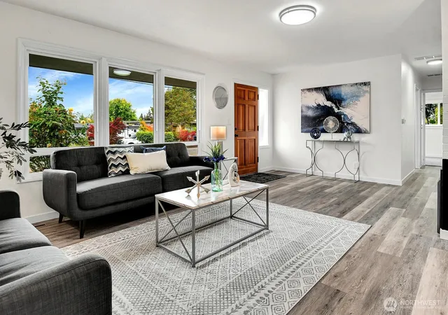 Photo 2 of Single family home for sale at 1321 N Skyline Dr, Tacoma, WA 98406 | MLS# NWM2584529 | Listing updated on 2026-09-23