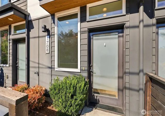 Photo 3 of Townhouse for sale at 1708 NW 63rd Street, Seattle, WA 98107 | MLS# NWM2584531 | Listing updated on 2026-10-01
