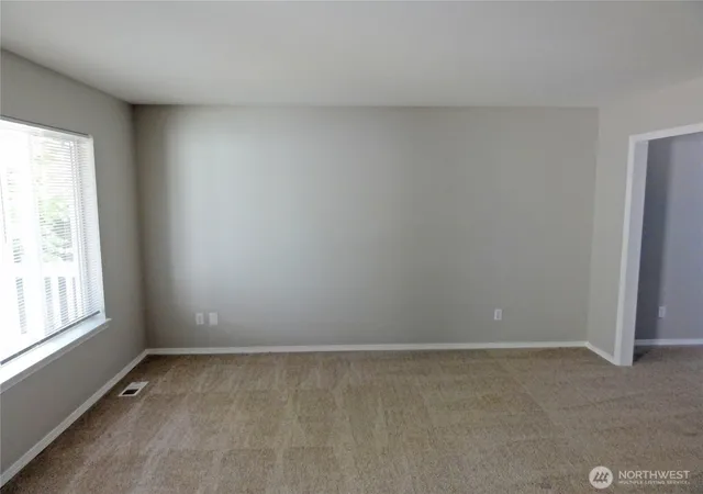Photo 3 of Single family home for sale at 34231 31st Avenue Sw, Federal Way, WA 98023 | MLS# NWM2584554 | Listing updated on 2026-09-23