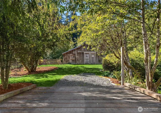 Photo 2 of Single family home for sale at 7183 Ne Eagle Harbor Dr, Bainbridge Island, WA 98110 | MLS# NWM2584558 | Listing updated on 2026-10-01