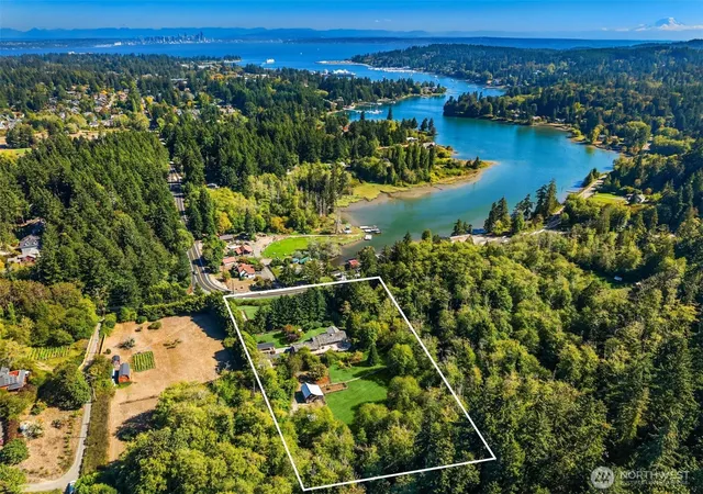 Photo 3 of Single family home for sale at 7183 NE Eagle Harbor Dr, Bainbridge Island, WA 98110 | MLS# NWM2584558 | Listing updated on 2026-10-01