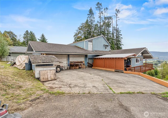 Photo 3 of Single family home for sale at 338 E State Route 4, Cathlamet, WA 98612 | MLS# NWM2584561 | Listing updated on 2026-09-29