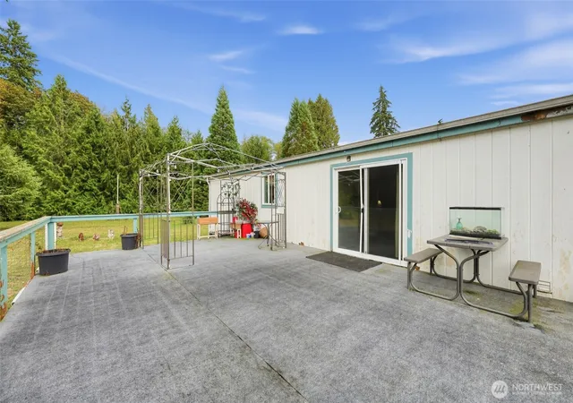 Photo 3 of Single family home for sale at 104 Green Ln, Onalaska, WA 98570 | MLS# NWM2584567 | Listing updated on 2026-09-25