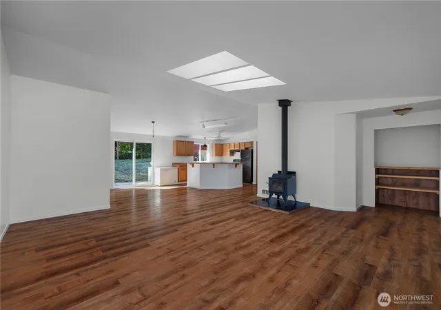 Photo 4 of Single family home for sale at 501 W Bear Trap Blvd, Shelton, WA 98584 | MLS# NWM2584569 | Listing updated on 2026-09-19