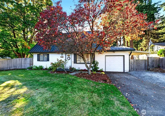 Photo 3 of Single family home for sale at 14620 Se 140th Street, Renton, WA 98059 | MLS# NWM2584570 | Listing updated on 2026-10-09