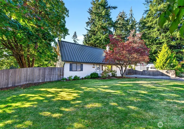 Photo 4 of Single family home for sale at 14620 SE 140th Street, Renton, WA 98059 | MLS# NWM2584570 | Listing updated on 2026-10-09