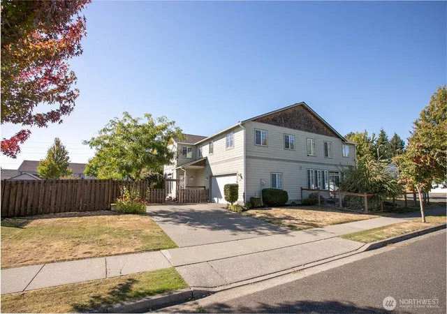 Photo 2 of Townhouse for sale at 2277 Cherry #St, Lynden, WA 98264 | MLS# NWM2584572 | Listing updated on 2026-10-01