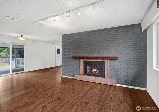 Photo 3 of Single family home for sale at 875 Adelia St, Blaine, WA 98230 | MLS# NWM2584580 | Listing updated on 2026-09-19