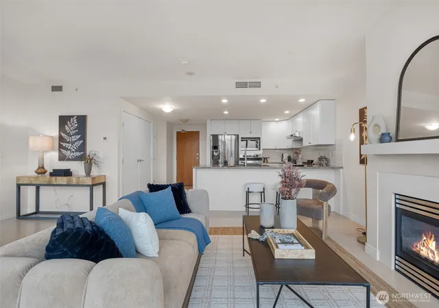 Photo 4 of Condo for sale at 1420 Terry Ave #2103, Seattle, WA 98101 | MLS# NWM2584589 | Listing updated on 2026-09-29