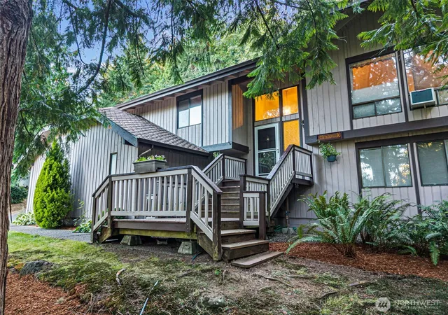 Photo 3 of Single family home for sale at 4417 Nw Cascade St, Silverdale, WA 98383 | MLS# NWM2584603 | Listing updated on 2026-09-21