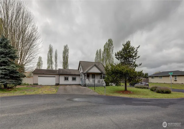 Photo 2 of Single family home for sale at 18005 Iris Pl Sw, Rochester, WA 98579 | MLS# NWM2584611 | Listing updated on 2026-09-24