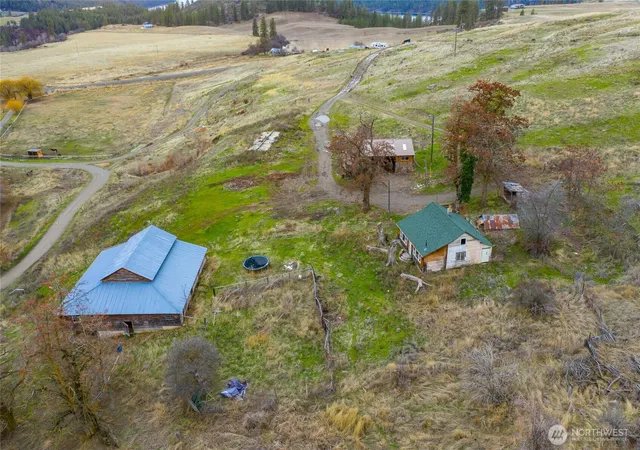 Photo 2 of Single family home for sale at 4521 Highway 25 S, Hunters, WA 99137 | MLS# NWM2584623 | Listing updated on 2026-09-19