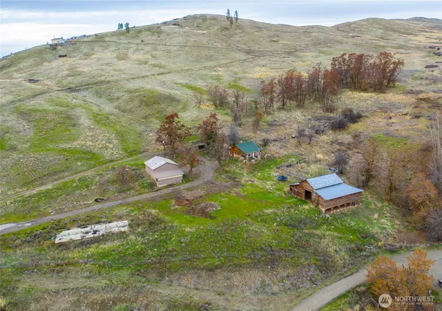 Photo 3 of Single family home for sale at 4521 Highway 25 S, Hunters, WA 99137 | MLS# NWM2584623 | Listing updated on 2026-09-19