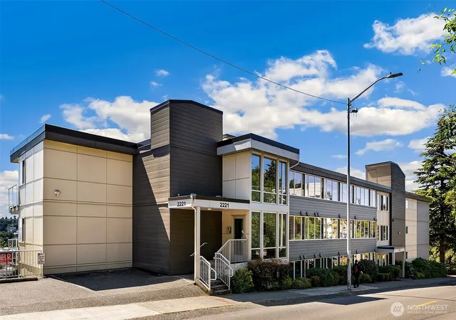 Photo 2 of Condo for sale at 2221 Gilman Dr W #303, Seattle, WA 98119 | MLS# NWM2584627 | Listing updated on 2026-09-19
