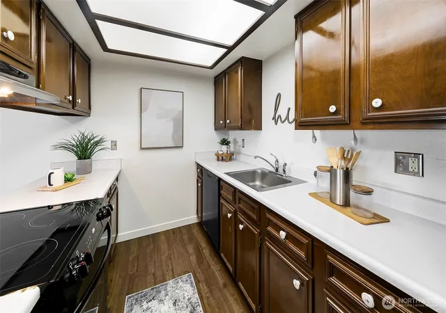 Photo 4 of Condo for sale at 2221 Gilman Dr W #303, Seattle, WA 98119 | MLS# NWM2584627 | Listing updated on 2026-09-19