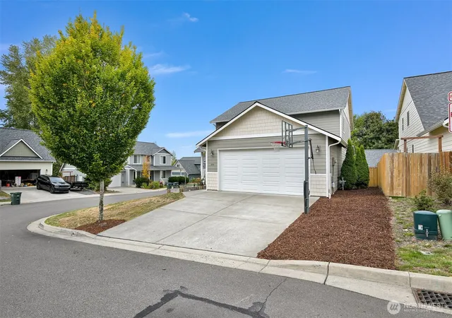Photo 2 of Single family home for sale at 256 Whitetail Loop, Blaine, WA 98230 | MLS# NWM2584631 | Listing updated on 2026-09-27