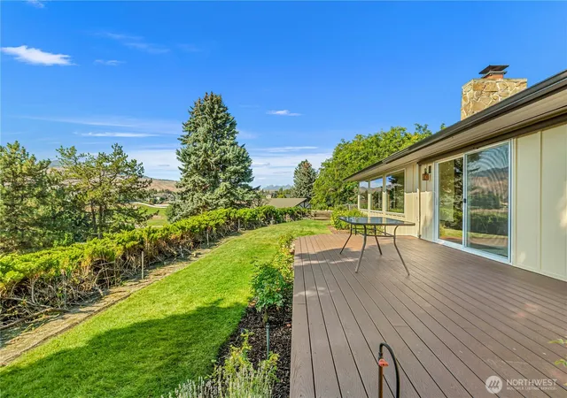 Photo 4 of Single family home for sale at 116 View Ridge Cir, Wenatchee, WA 98801 | MLS# NWM2584640 | Listing updated on 2026-10-01