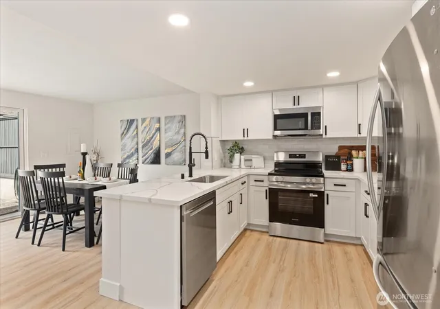 Photo 2 of Townhouse for sale at 1035 156th Avenue Ne #33, Bellevue, WA 98007 | MLS# NWM2584645 | Listing updated on 2026-09-30
