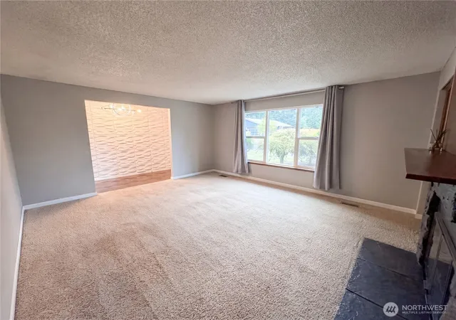 Photo 3 of Single family home for sale at 7022 160th Street Ct E, Puyallup, WA 98375 | MLS# NWM2584648 | Listing updated on 2026-10-01