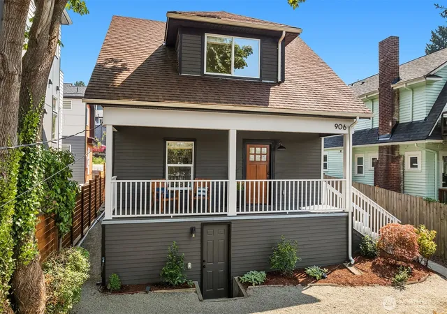 Photo 2 of Single family home for sale at 906 29th Avenue, Seattle, WA 98122 | MLS# NWM2584650 | Listing updated on 2026-10-02