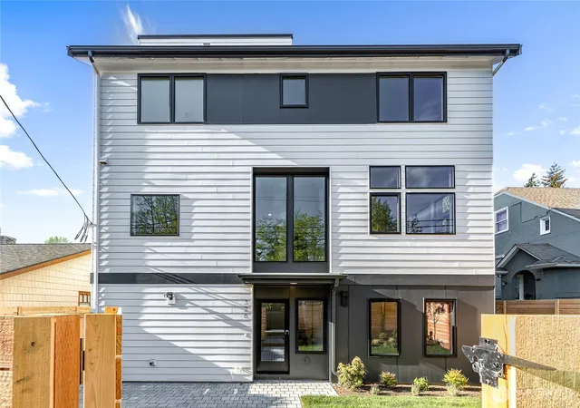 Photo 1 of Condo for sale at 326 Nw 80th Street, Seattle, WA 98117 | MLS# NWM2584651 | Listing updated on 2026-09-19